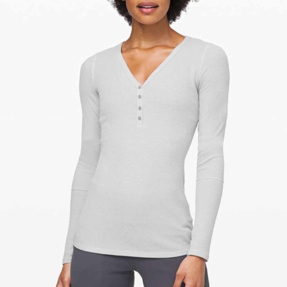 Lululemon Close Call Henley Long Sleeve in Heathered Core Ultra Light Grey